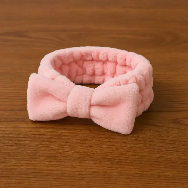 Kişiye Özel Arkadaşa Hediye Kutusu Kupa, Peluş Saç Bandı, Ayıcık ve El Kremi Seti