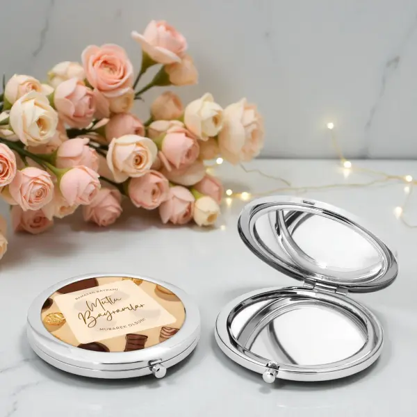 Mutlu Bayramlar Yazılı Metal Cep Aynası Çikolata Desenli Tasarım