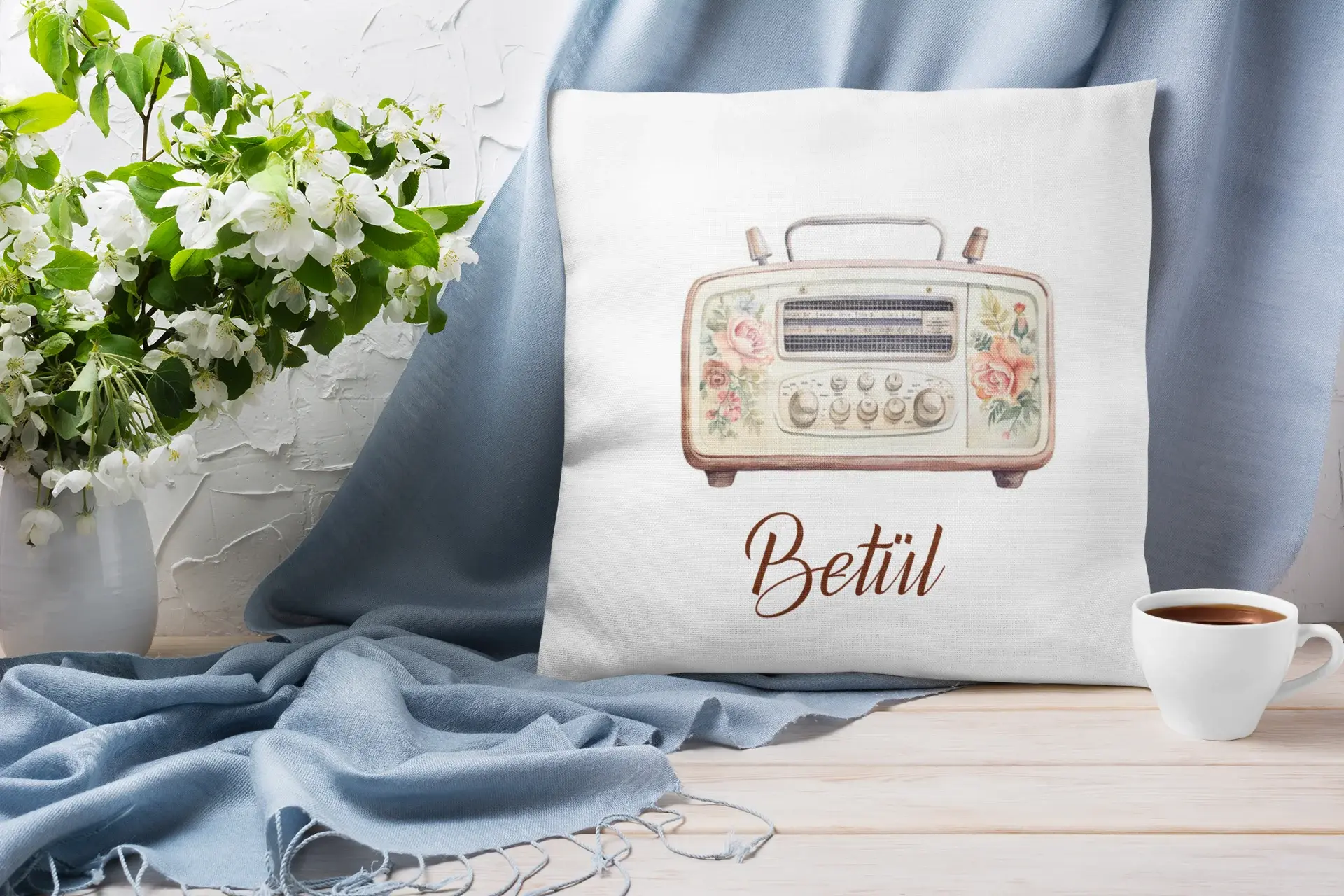 Kişiye Özel Vintage Radyo Tasarımlı Yastık – 40x40 cm Elyaf Dolgulu