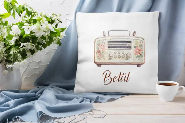 Kişiye Özel Vintage Radyo Tasarımlı Yastık – 40x40 cm Elyaf Dolgulu